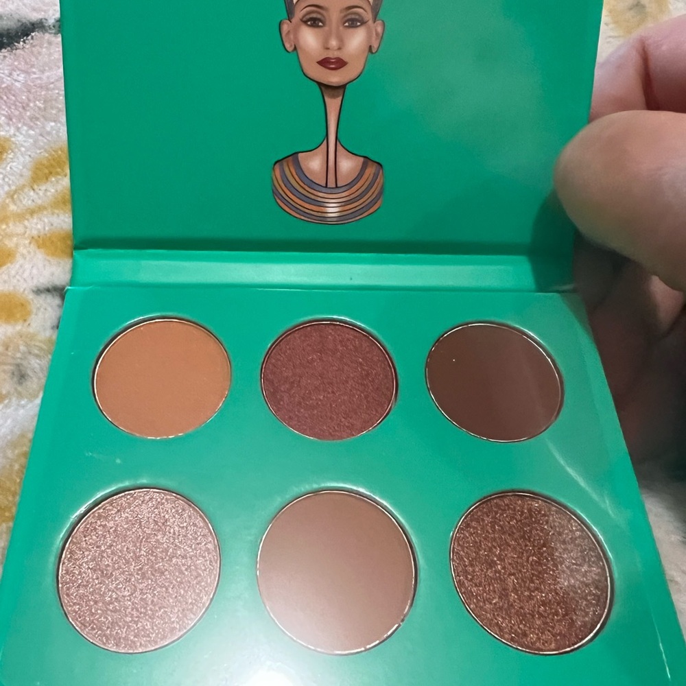 Juvia’s Place The Nubian 6 Pan Pallette New in box